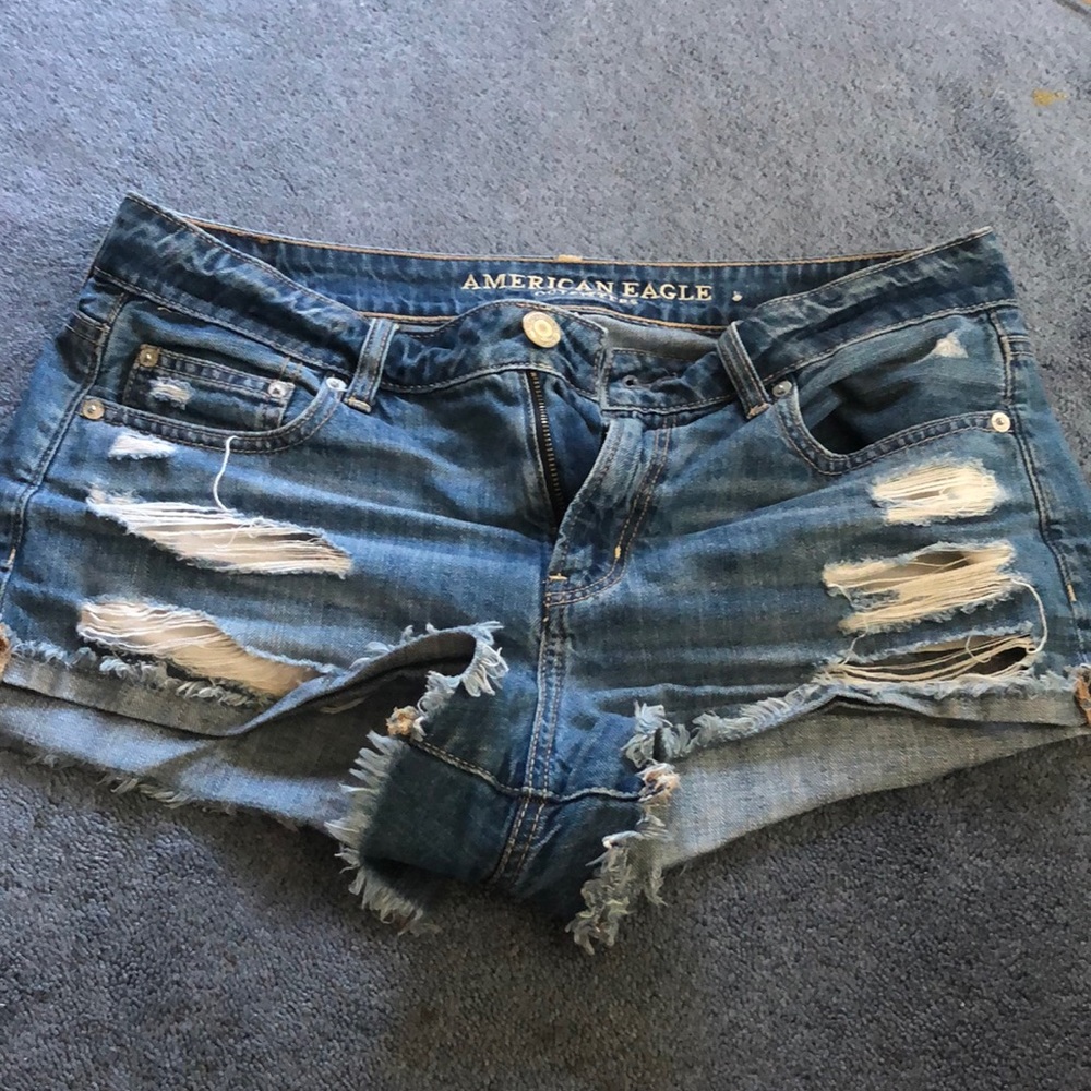 SOLD!! •• American eagle jean shorts